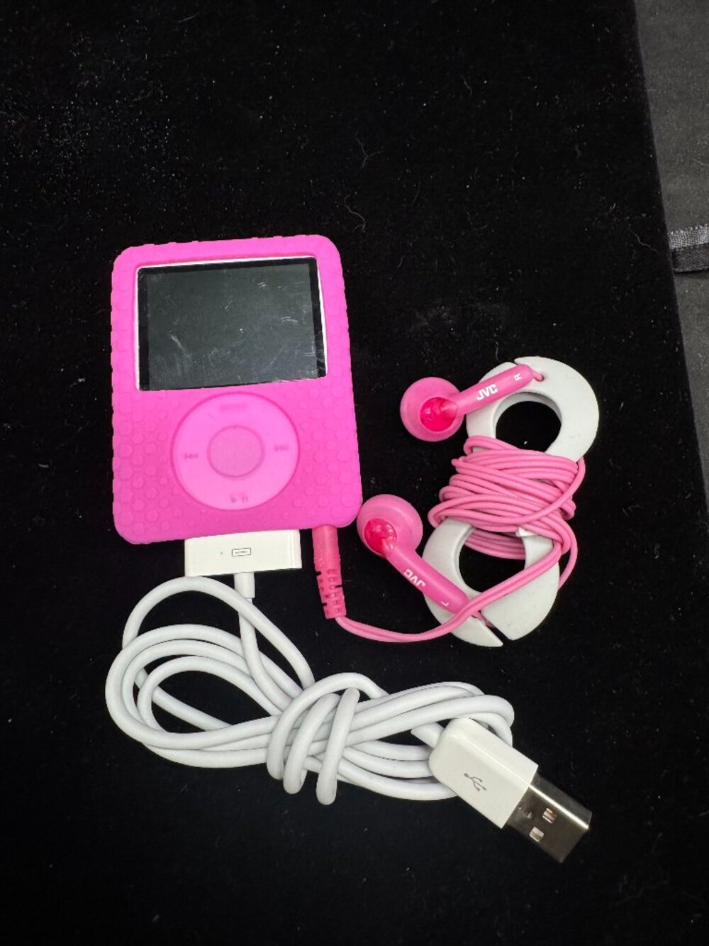 IPod Nano 3rd Generation 4gb (Bundle USB Cable/earbuds/Case) Tested Works